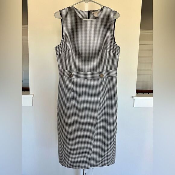 H&M Dresses & Skirts - H&M sheath dress